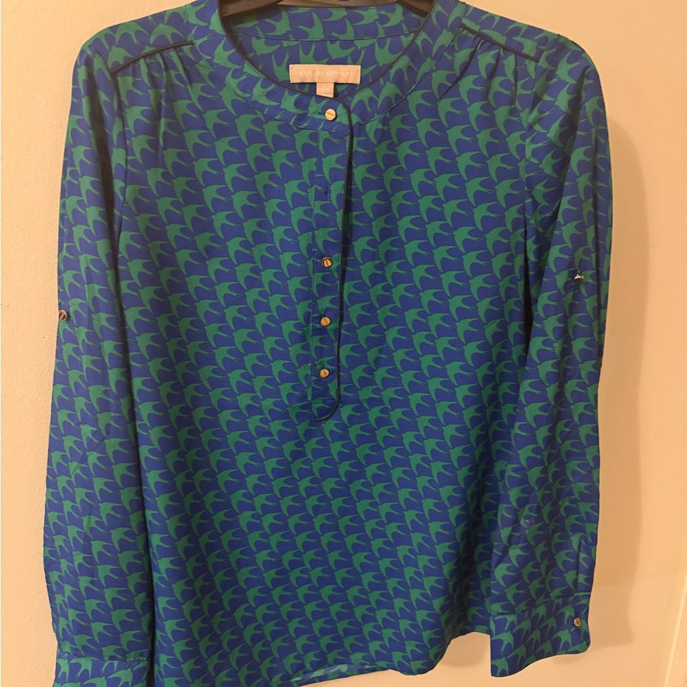 Banana Republic Blue and Green Casual Button Down Shirt with tags